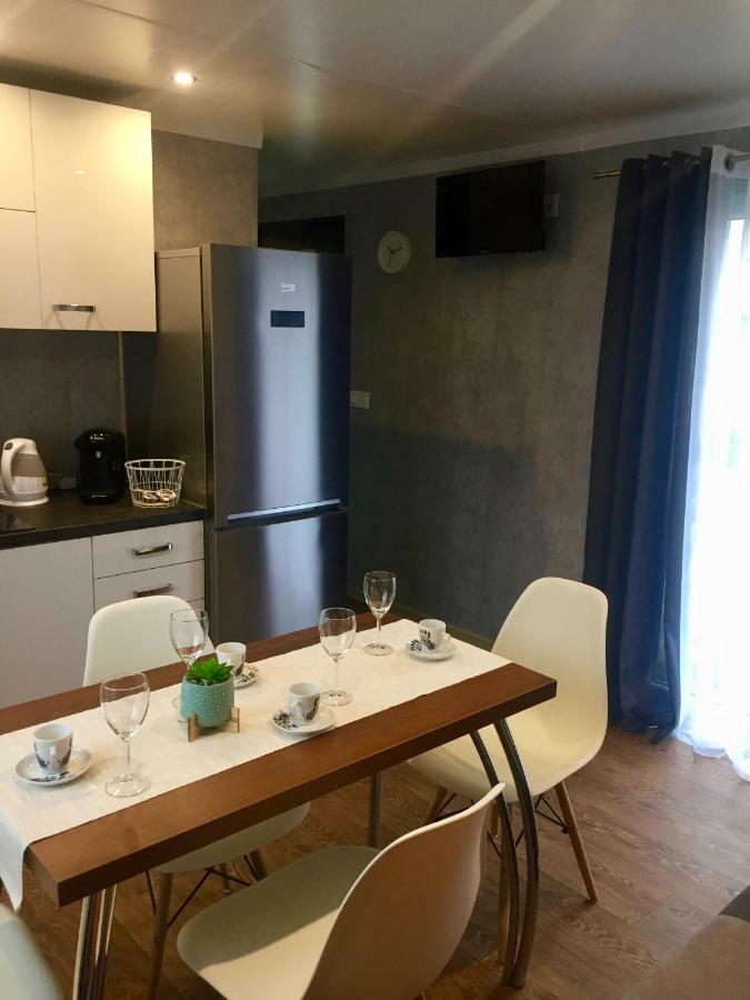 Fishka House Domek Wypoczynkowy Zator Eksteriør bilde